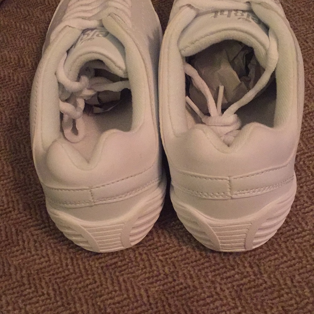 Eight Court - Picture 2 of 6